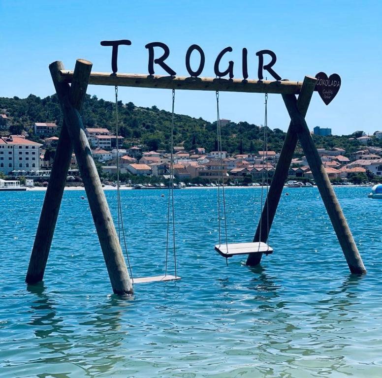 La Vie Est Belle Trogir Exterior foto